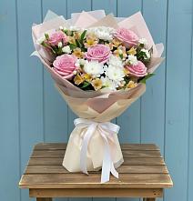 Букет цветов из:  Гвоздики, Орхидеи и Розы #REPLACE_PRED# Ага-Батыре