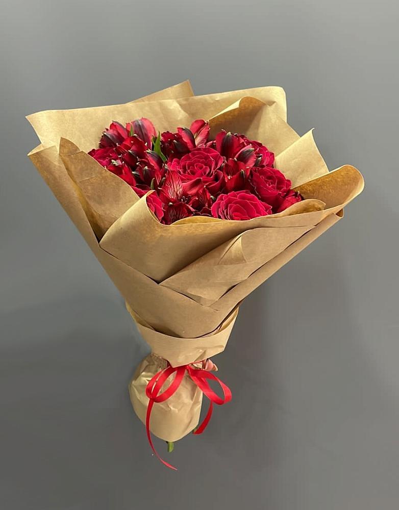 Букет цветов из: Альстромерии и Розы в Ага-Батыре