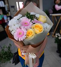 Букет цветов из:  Герберы, Розы и Хризантемы в Ага-Батыре
