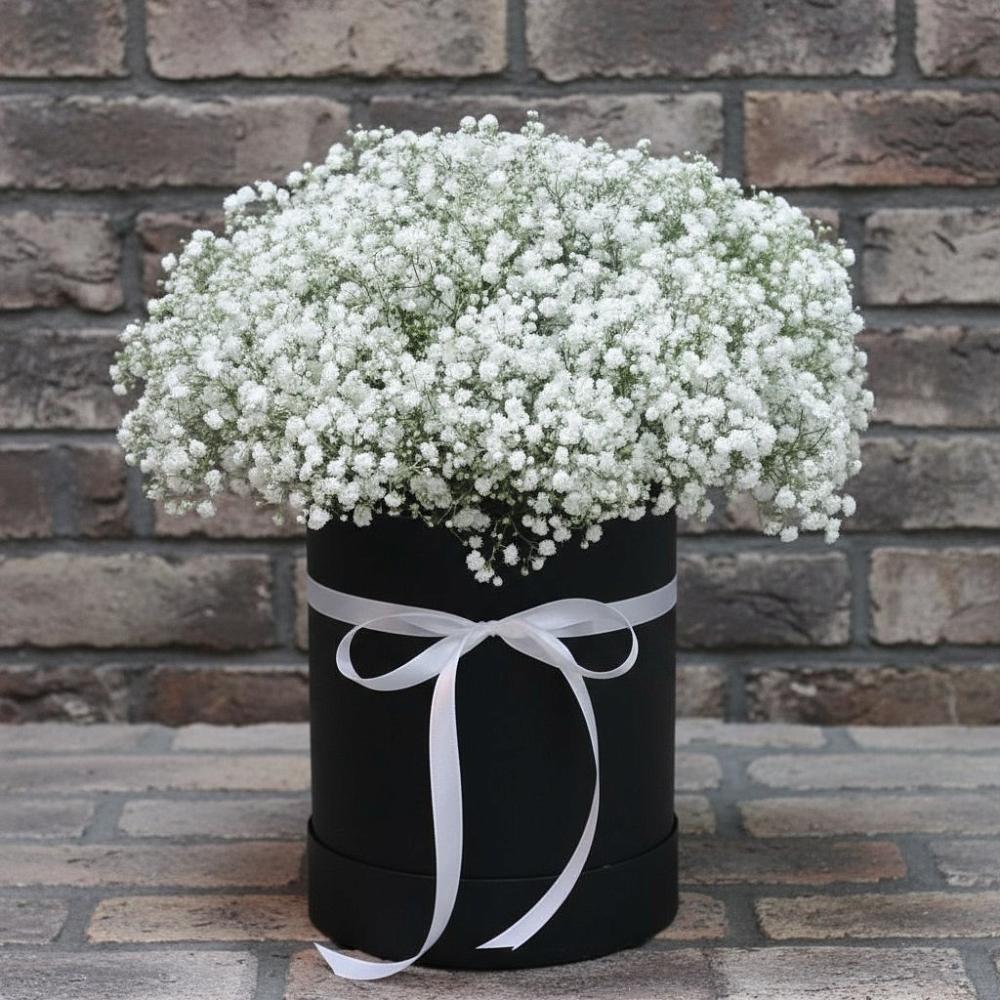 Цветочная композиция из Гипсофила в шляпной коробке в Ага-Батыре