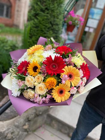 Букет цветов из: Герберы, Ромашки, Хризантемы, Розы и Подсолнухи в Ага-Батыре