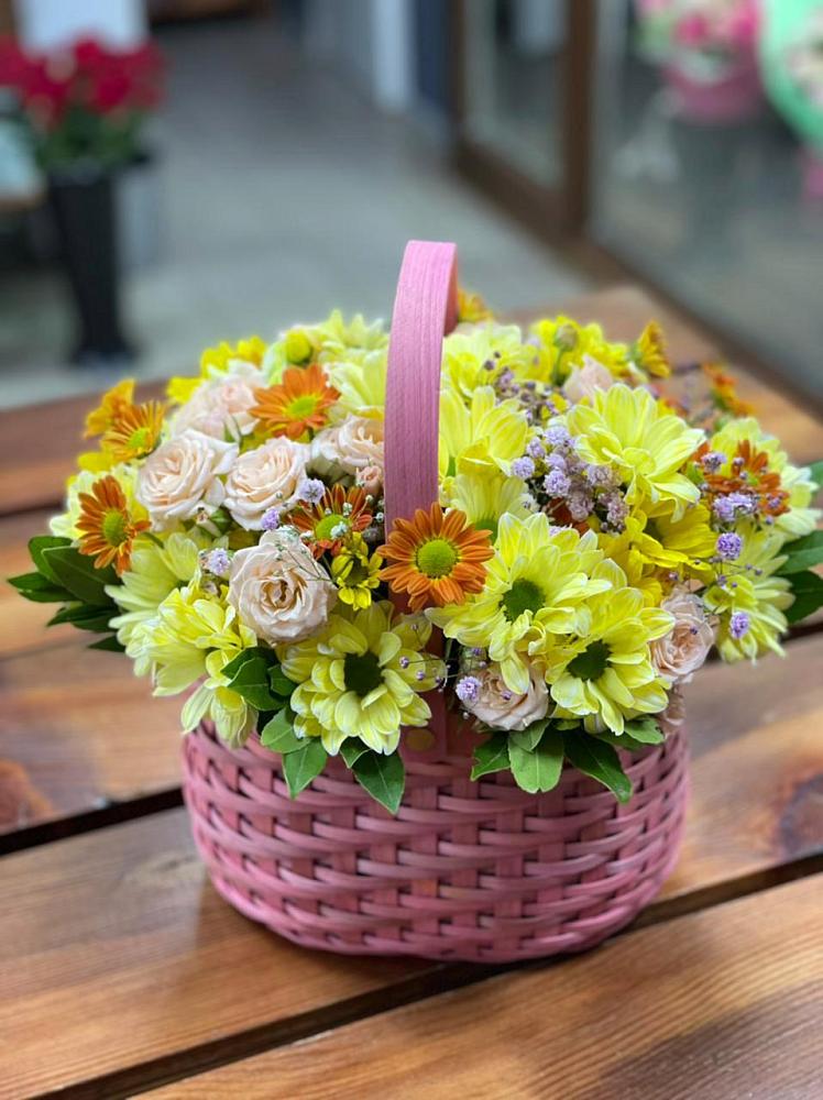 Цветочная композиция из Хризантемы и Розы в корзине в Ага-Батыре