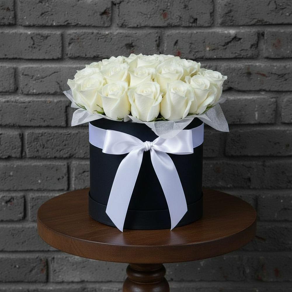 Цветочная композиция из Розы в шляпной коробке в Ага-Батыре